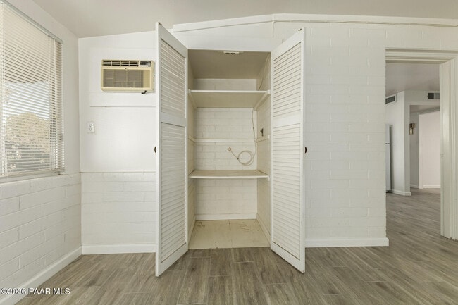 Building Photo - 11014 W Cheryl Dr