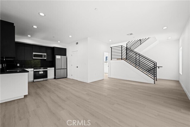 Building Photo - 642 N Boyle Ave