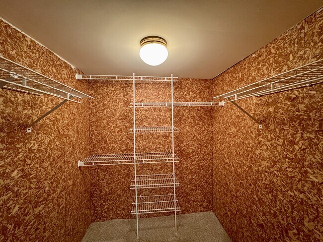 Building Photo - 212 Talah Ln