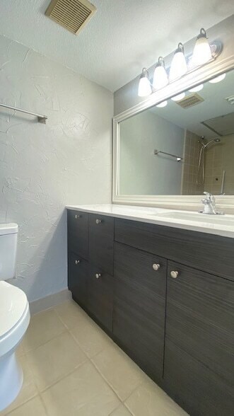 Building Photo - 2601 S Braeswood Blvd