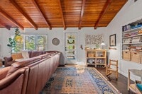 Building Photo - 319 Hideaway Lane Central