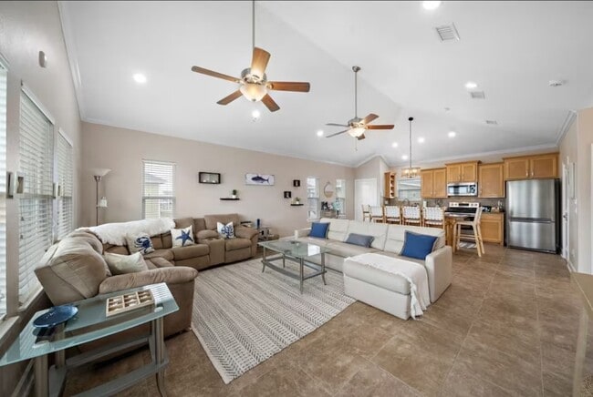 Building Photo - 2423 Sand Drift Ln