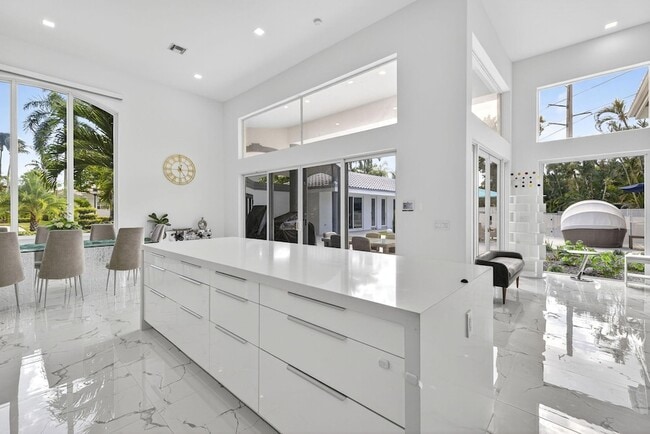 Building Photo - 2673 NW 64th Blvd