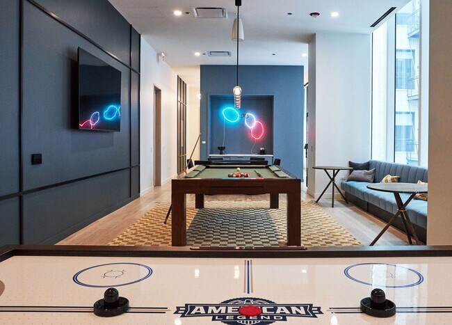 Building Photo - 1000 S Michigan Ave