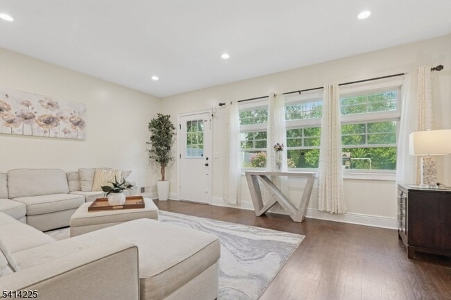 Building Photo - 61 Mechanic St