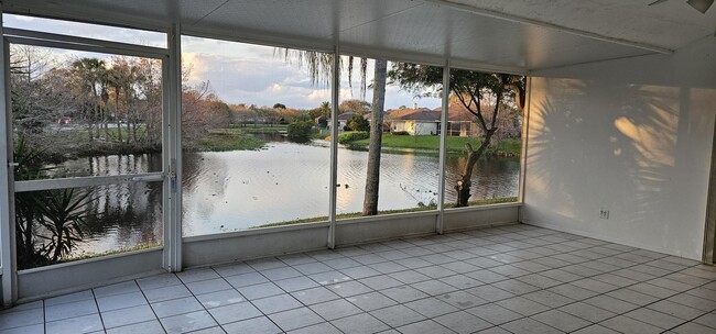 Building Photo - 1488 Fairway Cir