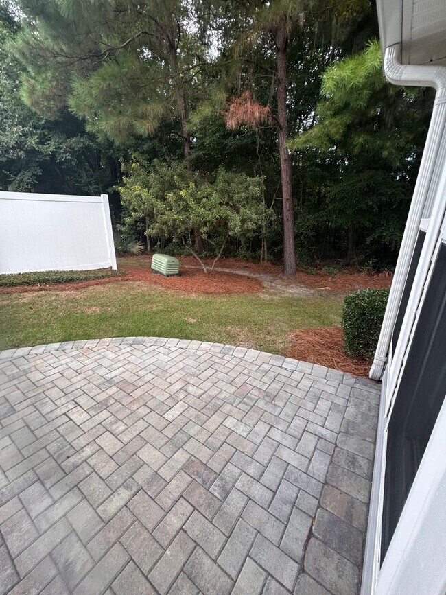 Building Photo - Amazing 3BR Townhome in The Pines at Charleston Park!