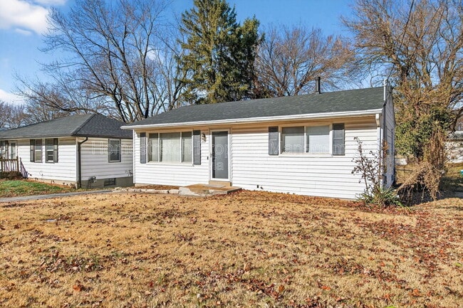 Building Photo - 207 Anistasia Dr