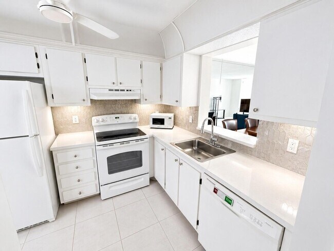 Building Photo - 14307 Bedford Dr