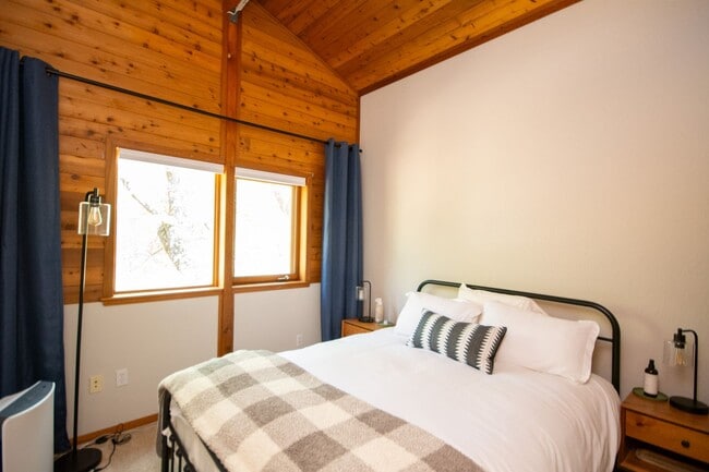 Building Photo - Charming Lindal Cedar Home on 10 Acres