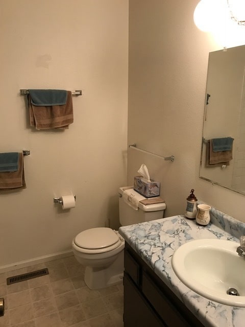 Building Photo - 2 Bedroom/2 Bath Duplex with attached gara...