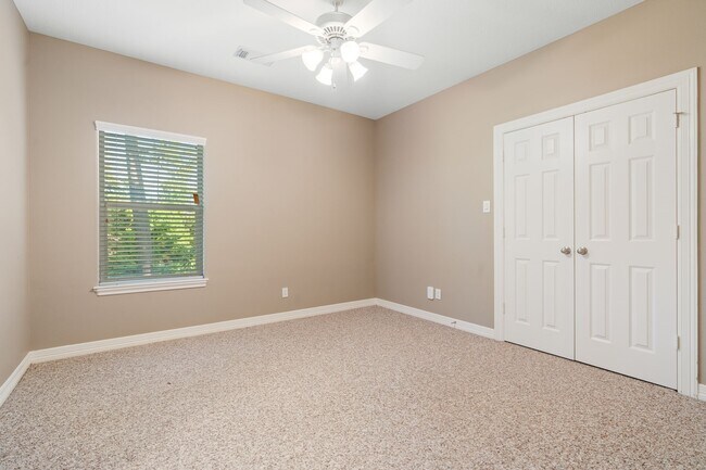 Building Photo - 3062 Lake Island Dr