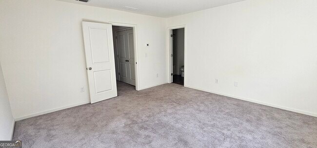 Building Photo - 3488 Cardinal Dr SW