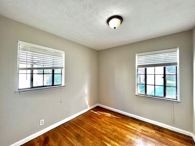 Building Photo - 21400 Goller Ave