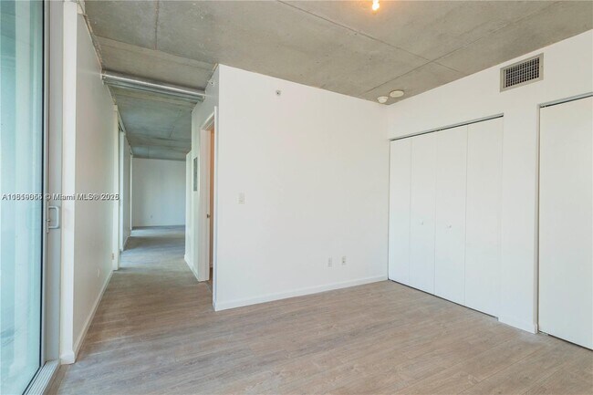 Building Photo - 690 SW 1st Ct
