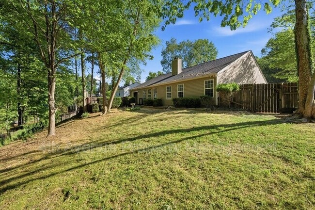 Building Photo - 407 Crested View Dr