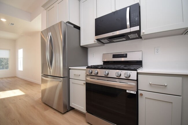 Building Photo - BRAND NEW 2 Bedroom Home in Millcreek!!