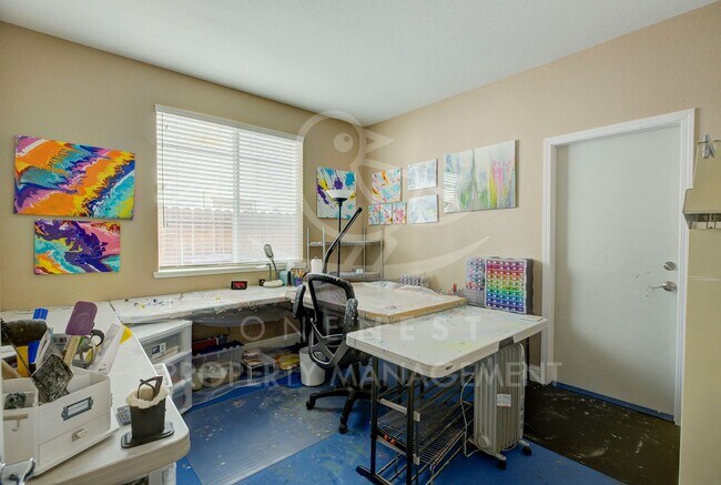 Building Photo - One of a kind, GREAT floorplan in Twelve B...
