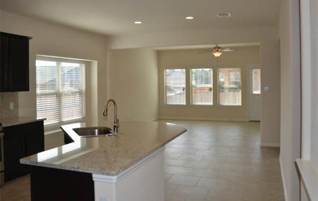 Building Photo - 1312 Patito Pl