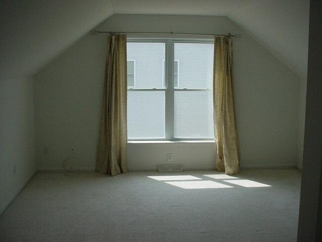 Building Photo - 6 Remmington Rd