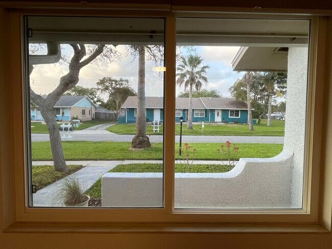 Building Photo - 127 Rio Del Mar St