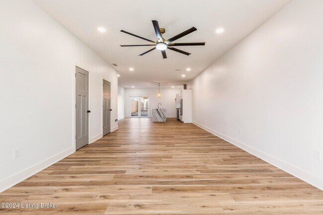 Building Photo - Home in Germantown for Rent - Carport, Fenced Back Yard!