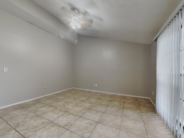 Building Photo - 9402 Lonsdale Ct