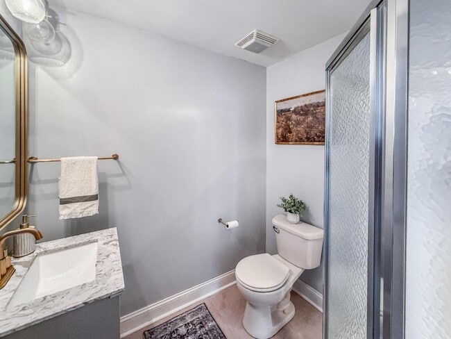 Building Photo - 715 N Beatty St