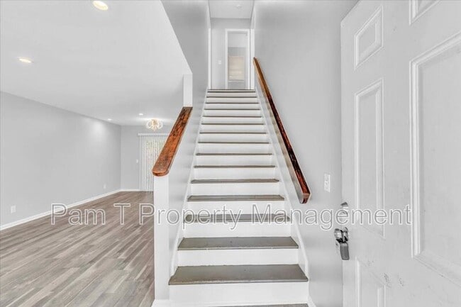Building Photo - 234 Forest Ridge Dr