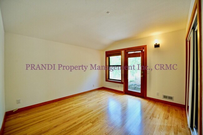 Building Photo - Modern Craftsman Home In Private and Seren...