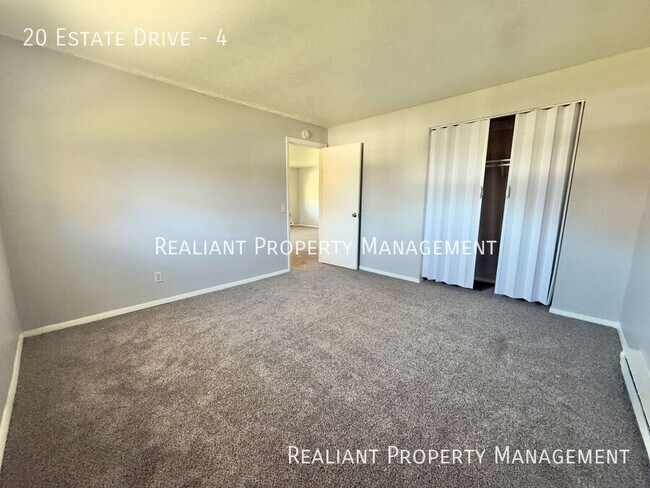 Building Photo - 20 Estate Dr