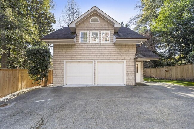 Building Photo - 97 Huntington Rd NE