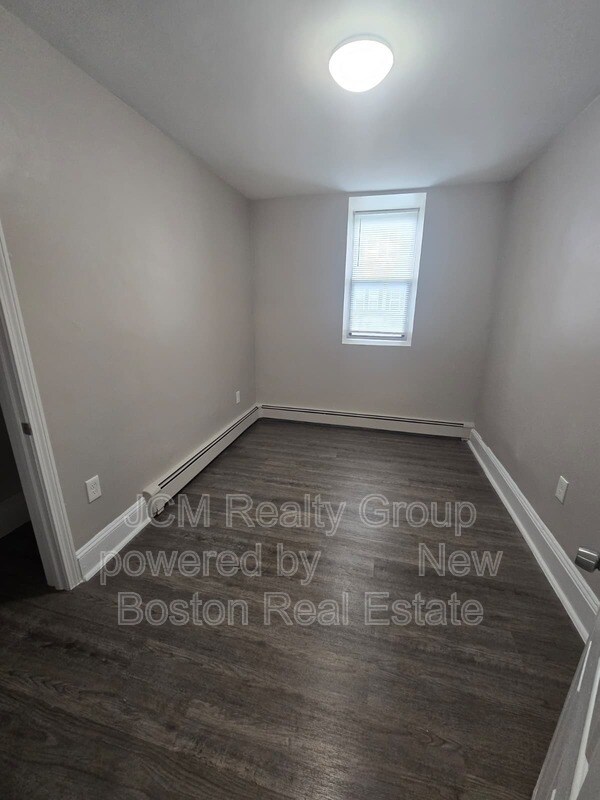 Building Photo - 46 Waverly St