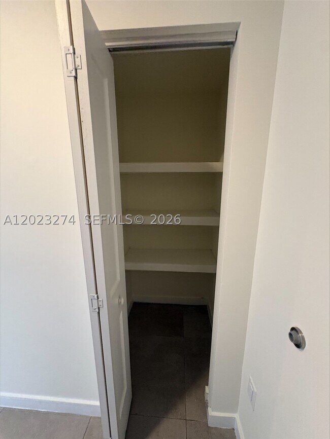 Building Photo - 16395 Biscayne Blvd