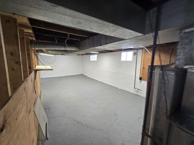 Building Photo - 417 W Walnut St