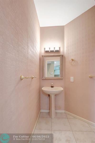 Building Photo - 11081 Springbrook Cir