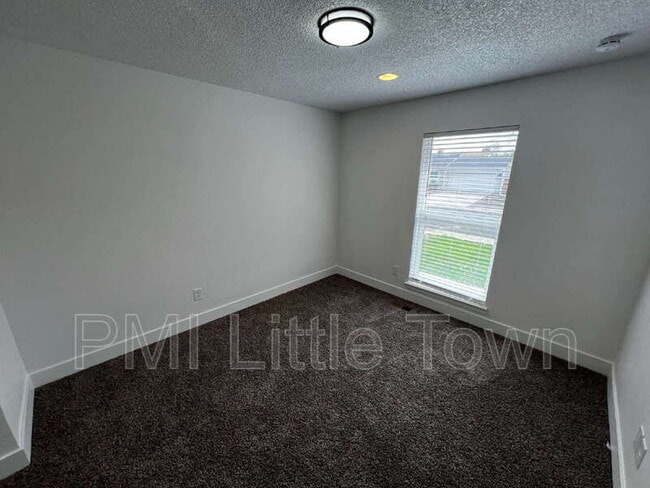 Building Photo - 1965 Cathay St