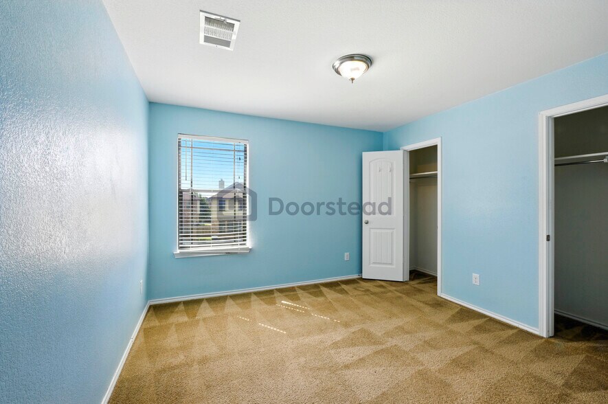 Building Photo - 920 Water Hyacinth Loop
