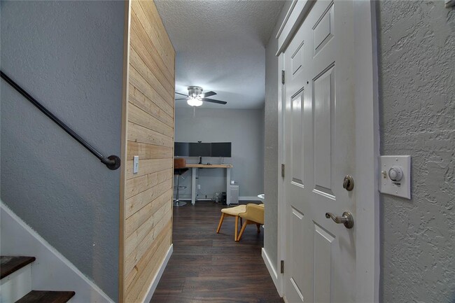 Building Photo - 2924 Canyon Oaks Ct