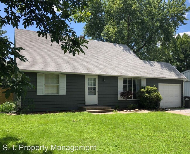 4 br, 2 bath House 1013 W. Willow 1013 W Willow St Carbondale IL