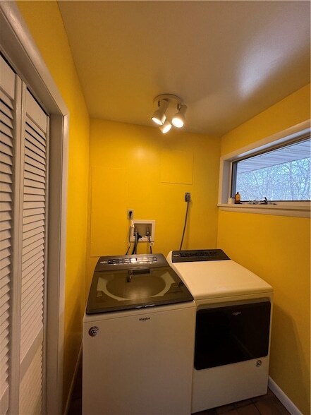 Building Photo - 340 Campbell Rd