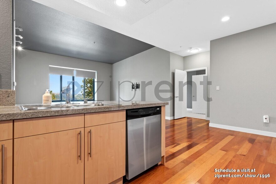 Building Photo - 88 Bush St