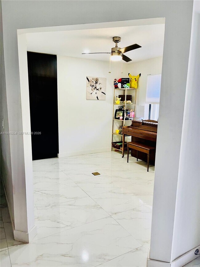 Building Photo - 6201 Portsmouth Ln