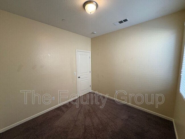Building Photo - 625 E Monte Verde Ave