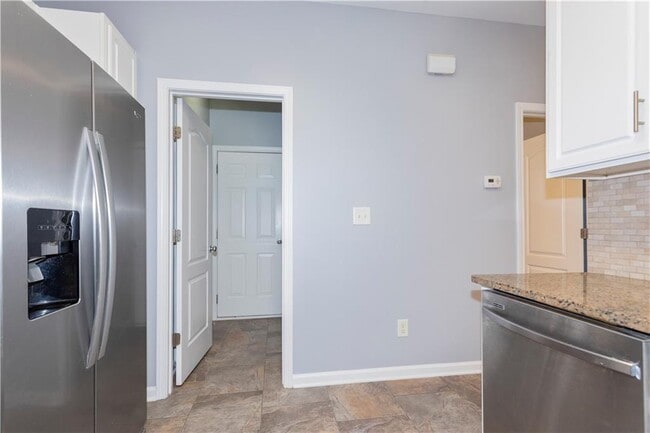 Building Photo - 995 Treymont Way SW