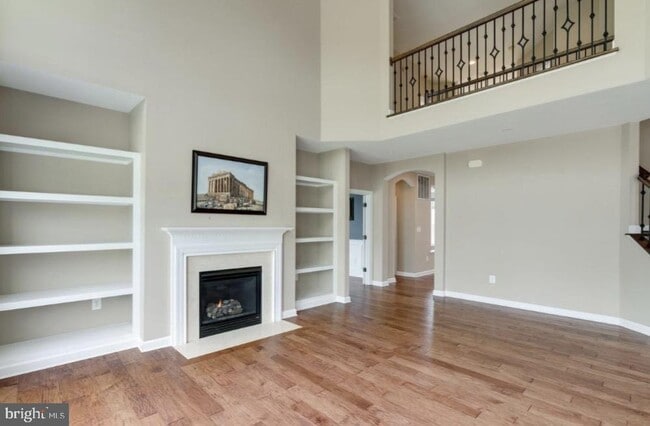 Building Photo - 2450 Transom Pl