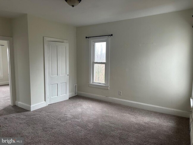 Building Photo - 64 Church Rd