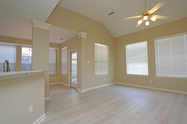 Building Photo - 7534 Orchard Hills Ln