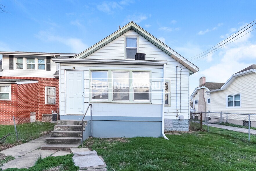 Building Photo - 302 Cecil Ave