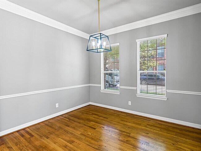Building Photo - 3006 E Park at Fairdale